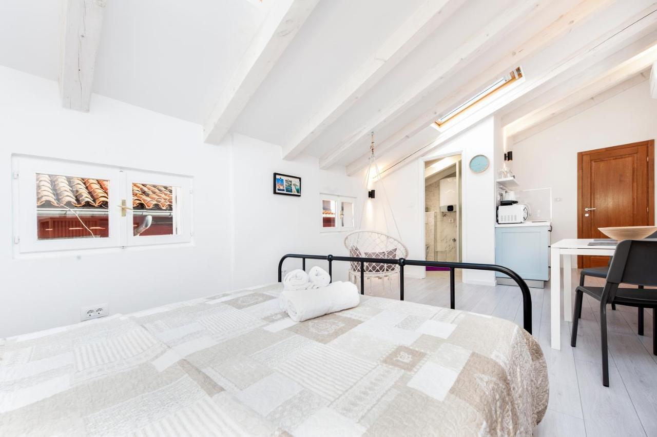 Cozy Garzoto Studios Rovinj Luaran gambar